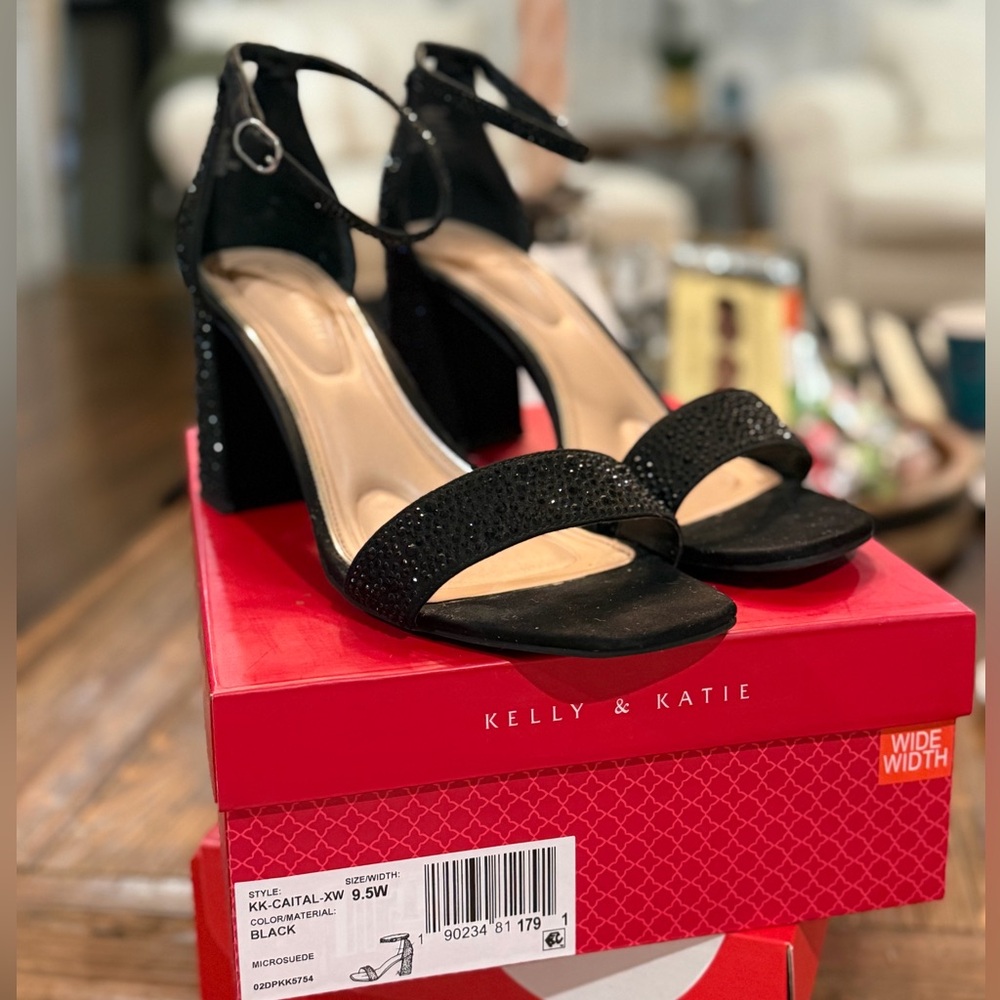 Kelly & Katie Black Block Heel Sandals